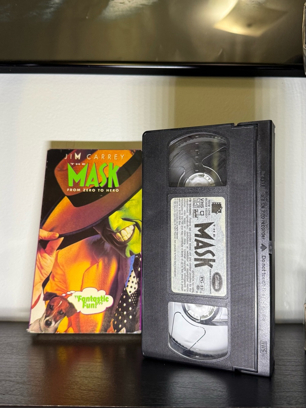 Vintage 1994 The Mask VHS Comedy Movie Jim Carrey Cameron Diaz